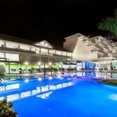 Tropical Park Apartments Picture 15