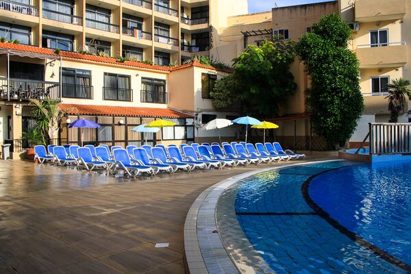 Holidays at Cardor Holiday Complex in Qawra, Malta