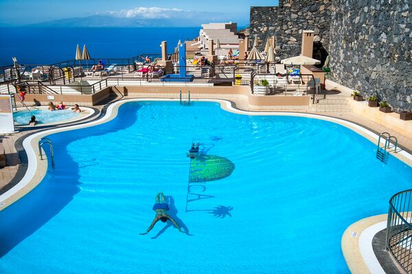 Holidays at Panoramica Heights Aparthotel in Torviscas, Costa Adeje