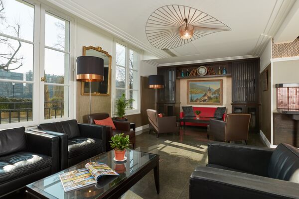 Holidays at De La Jatte Hotel in West La Defense, Paris