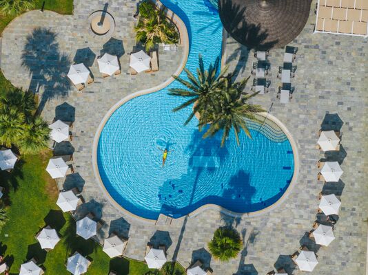 Holidays at Golden Bay Beach Hotel in Larnaca Bay, Larnaca