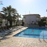 Tropical Studio Apartments Picture 7