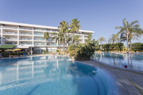 Holidays at Alfagar Alto da Colina in Balaia, Algarve
