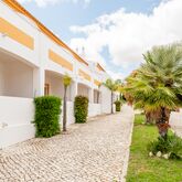 Oasis Beach Apartments Picture 3