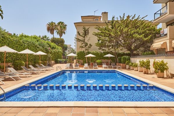 Holidays at Jade Hotel in El Arenal, Majorca