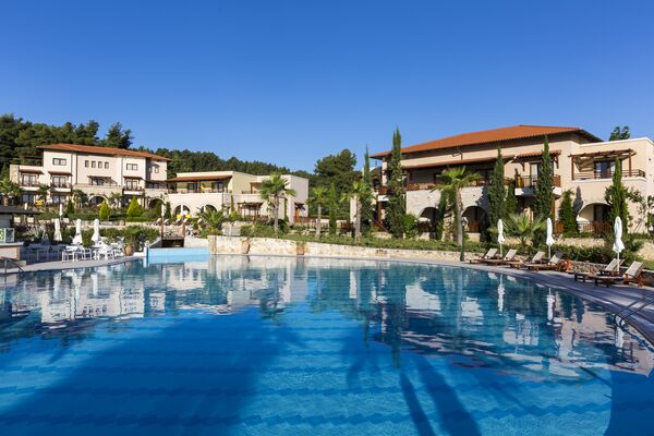 Holidays at Aegean Melathron Hotel in Kalithea Halkidiki, Halkidiki