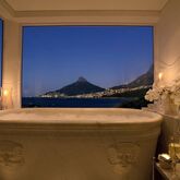 Twelve Apostles Hotel & Spa Picture 12