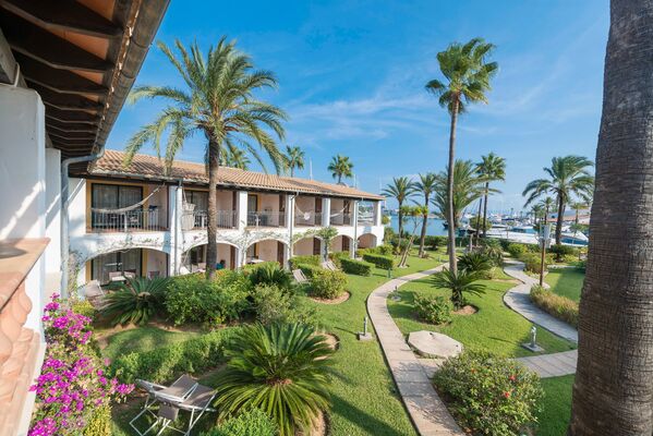 Holidays at Botel Alcudiamar Hotel in Alcudia, Majorca