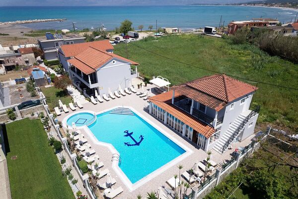 Holidays at Makis Studios & Apartments in Roda, Corfu