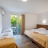 Ilyssion Hotel Picture 17