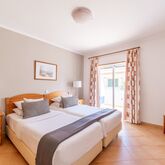 Oasis Beach Apartments Picture 8