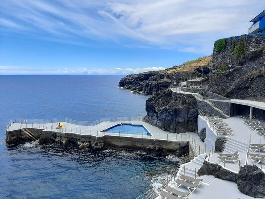 Holidays at Cais da Oliveira in Canico, Madeira