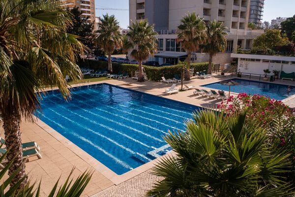 Holidays at Jardins da Rocha Apartments in Praia da Rocha, Algarve