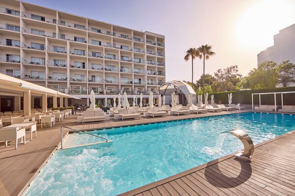 Holidays at Astoria Playa Hotel in Alcudia, Majorca