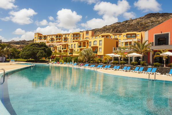 Holidays at Las Olas Aparthotel in Playa De Los Cancajos, La Palma