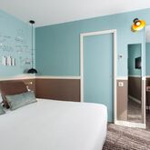 Holidays at Les Trois Poussins Hotel in Opera & St Lazare (Arr 9), Paris