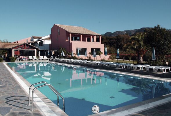 Holidays at Nireas Studios and Apartments in Acharavi, Corfu