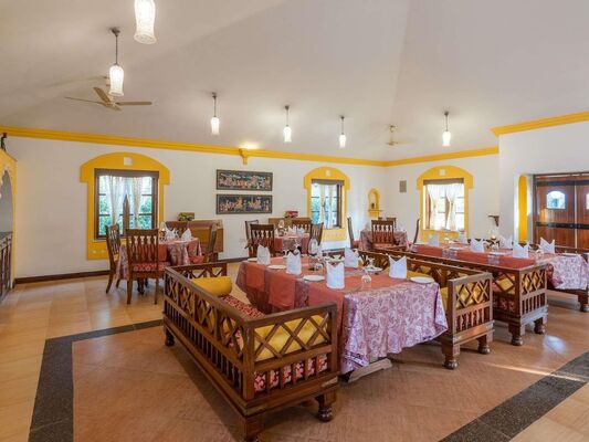 Holidays at Dona Sylvia Resort Hotel in Cavelossim Beach, India