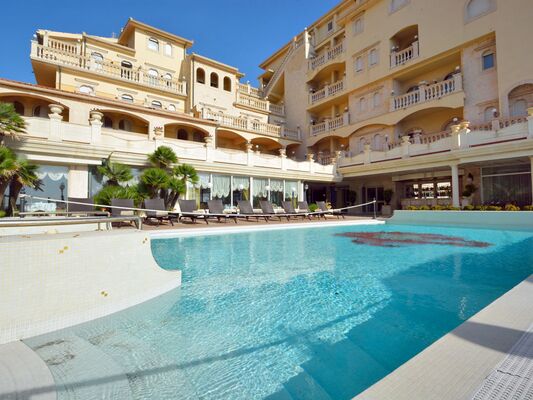 Holidays at Hellenia Yachting Hotel in Giardini Naxos, Sicily