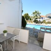 Tropical Studio Apartments Picture 13