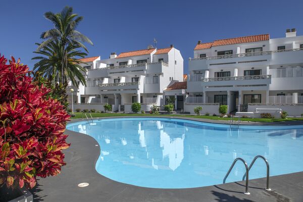 Holidays at Los Rosales Apartments in Playa De Los Cancajos, La Palma