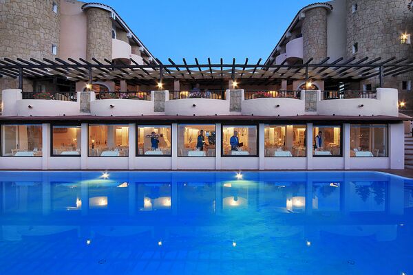 Holidays at Grand Smeraldo Beach Hotel in Baia Sardinia, Sardinia