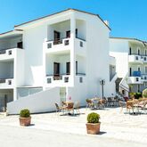 Dolphin Beach Hotel Picture 3