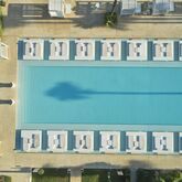 So White Boutique Suites Picture 10