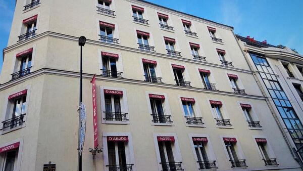 Holidays at D'anjou Hotel in West La Defense, Paris