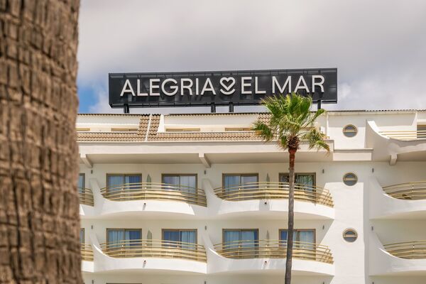 Holidays at Mercury Hotel in Santa Susanna, Costa Brava