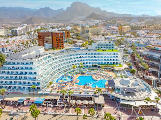 Holidays at Hovima La Pinta Beachfront Family Hotel in Torviscas, Costa Adeje