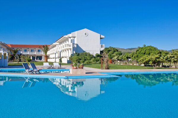 Holidays at Mrs Chryssana Beach Hotel in Kolymbari, Crete