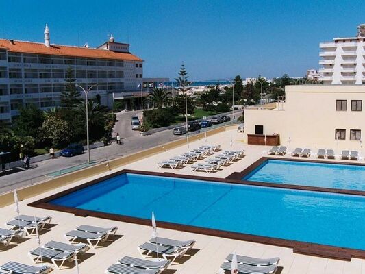 Holidays at Yellow Praia Monte Gordo Hotel in Monte Gordo, Algarve