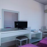 Tom & John Center Apartments Picture 15