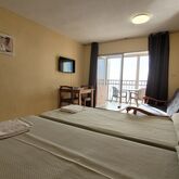 Las Damas Apartments Picture 8