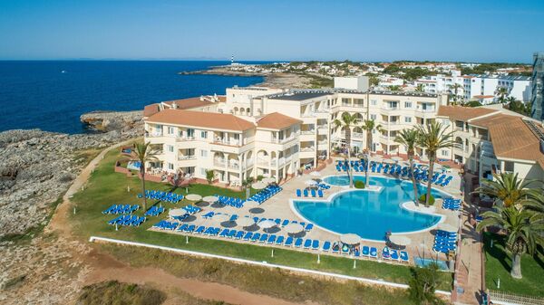 Holidays at Grupotel Tamariscos Apartments in Cala'n Bosch, Menorca