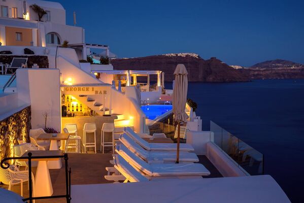 Holidays at La Perla Villas in Oia, Santorini