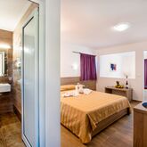 Ilyssion Hotel Picture 15