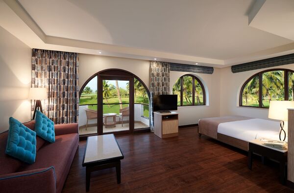 Holidays at Holiday Inn Resort Goa Hotel in Cavelossim Beach, India