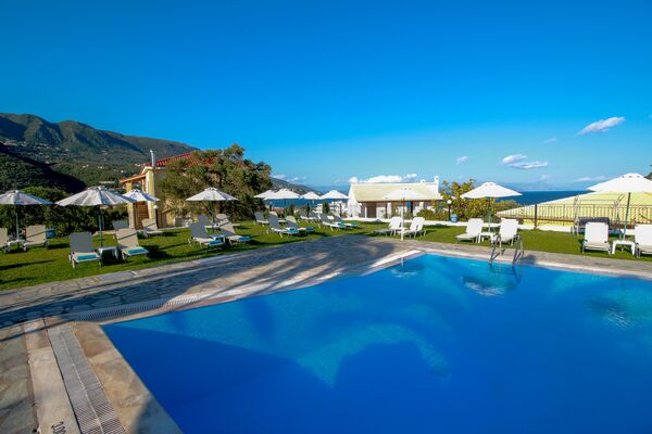 Holidays at Yannis Hotel in Ipsos, Corfu