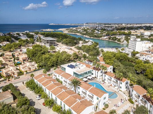 Holidays at Club Cales De Ponent Apartments in Cala Santandria, Menorca