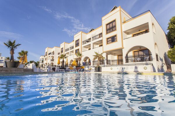 Holidays at Alfagar Cerro Malpique Apartments in Albufeira, Algarve
