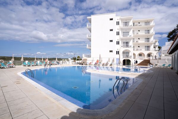 Holidays at Set Hotel Playa Azul in Cala'n Porter, Menorca
