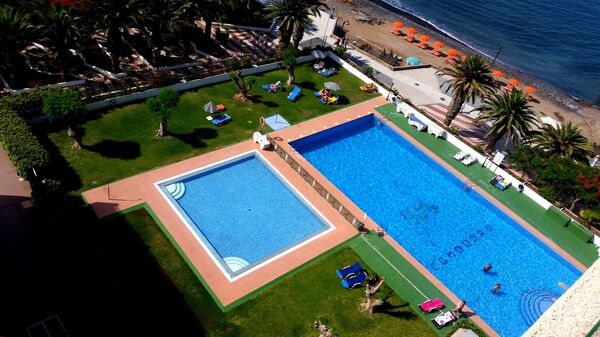 Holidays at Comodoro Apartments in Los Cristianos, Tenerife