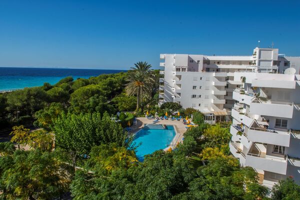 Holidays at Hamilton Court Apartments in Santo Tomas, Menorca