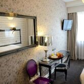 Qualys Hotel Rueil La Defense Picture 16