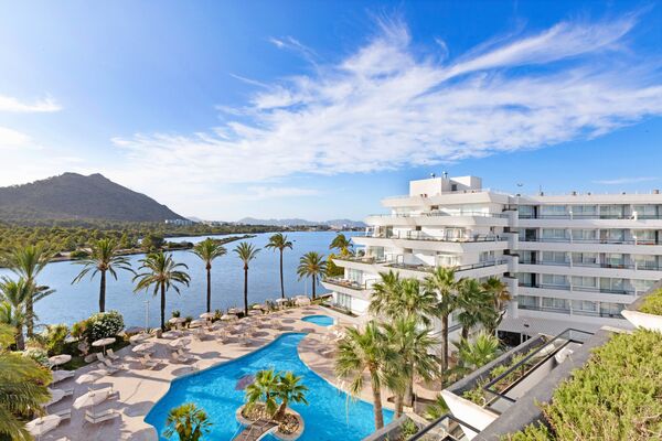 Holidays at Viva Eden Lago in Alcudia, Majorca