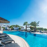 Holidays at Giannoulaki Village Hotel in Glastros, Ornos
