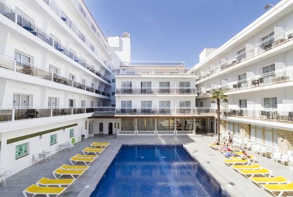 Holidays at Ibersol Sorra Dor Beach Club Hotel in Malgrat de Mar, Costa Brava