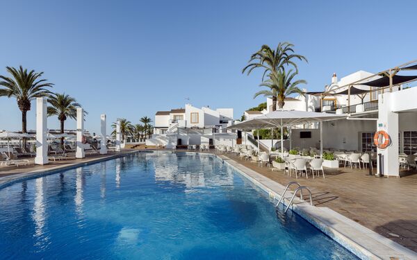 Holidays at Roc Lago Park Apartments in Cala'n Bosch, Menorca